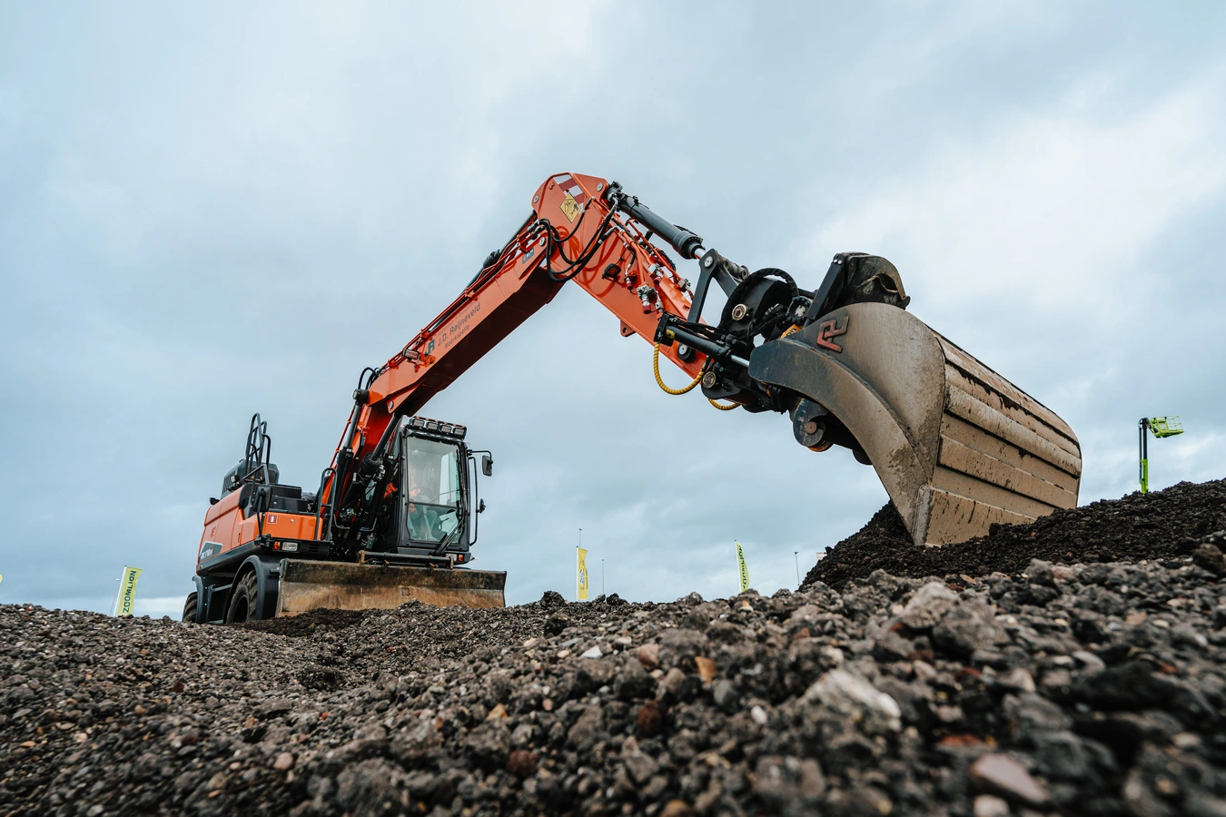 Uitgraven kelder graafmachine